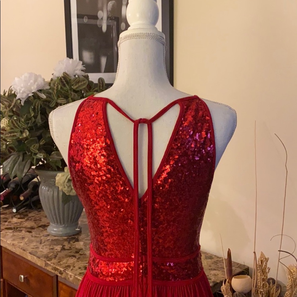 Formal dress NEW without tags - Picture 4 of 6